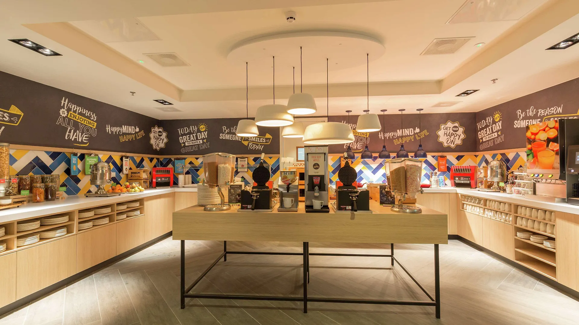 Hampton By Hilton Utrecht Centraal Station 3*,